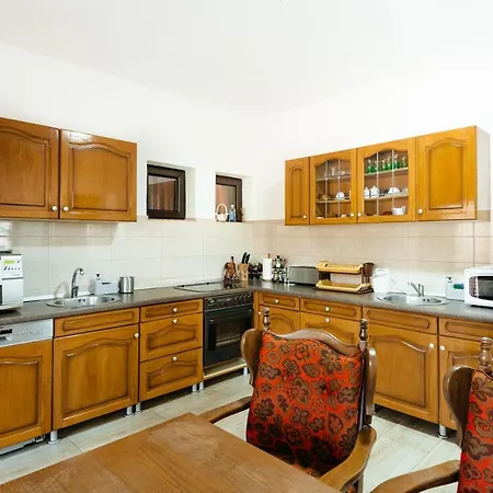 Tatil Evi Pensiunea Agroturistica Rares