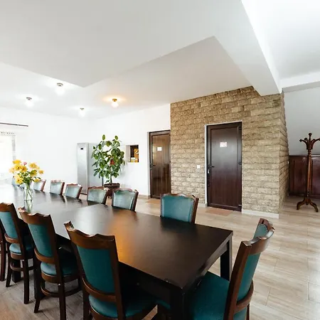 Tatil Evi Pensiunea Agroturistica Rares *