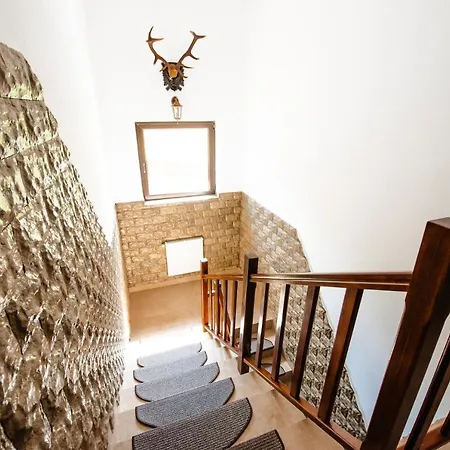 Tatil Evi Pensiunea Agroturistica Rares *